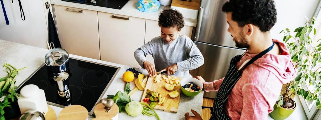 Actividades lúdicas para cocinar con tus hijos en casa