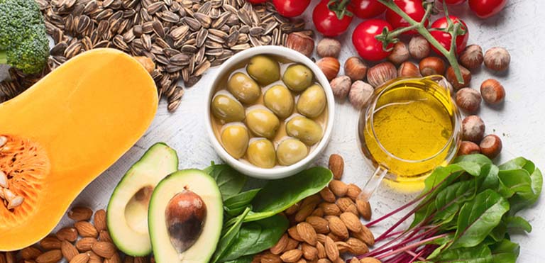 Aguacate, semillas de girasol, aceite, entre otros alimentos ricos en vitamina E